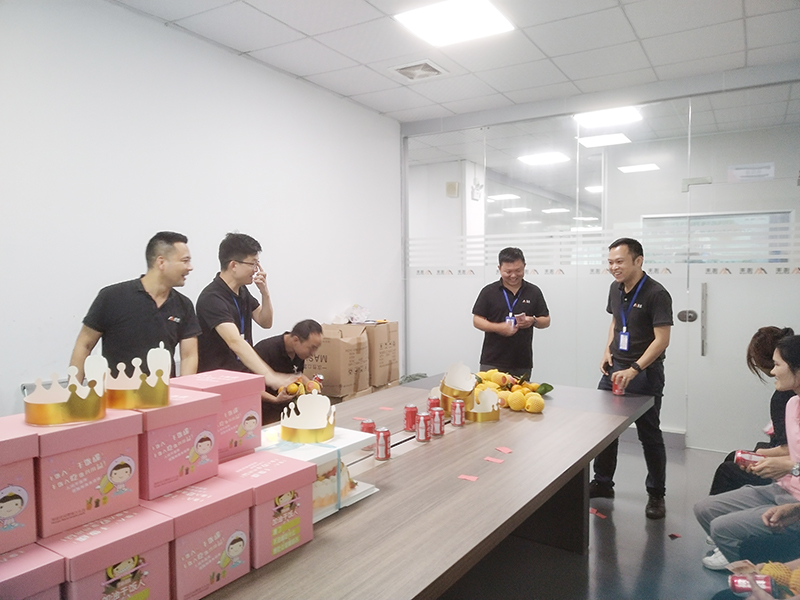 J9官网导热材料:举办员工生日会 爱心传递暖人心