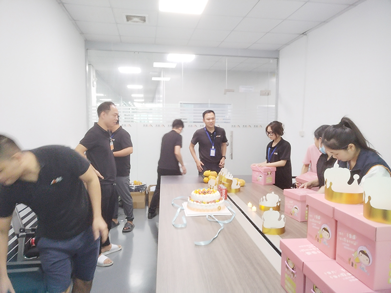 J9官网导热材料:举办员工生日会 爱心传递暖人心