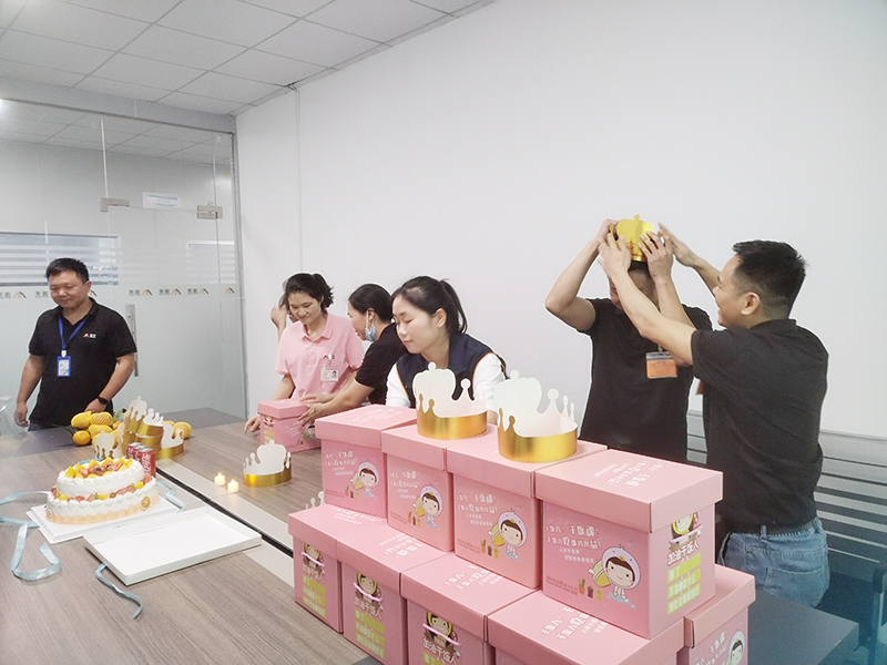 J9官网导热材料:举办员工生日会 爱心传递暖人心 J9官网导热材料:举办员工生日会 爱心传递暖人心