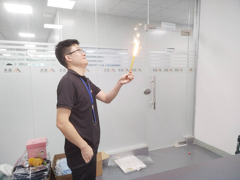 J9官网导热材料:举办员工生日会 爱心传递暖人心 J9官网导热材料:举办员工生日会 爱心传递暖人心