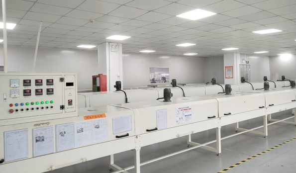 智能智造 - 先进导热材料生产技术