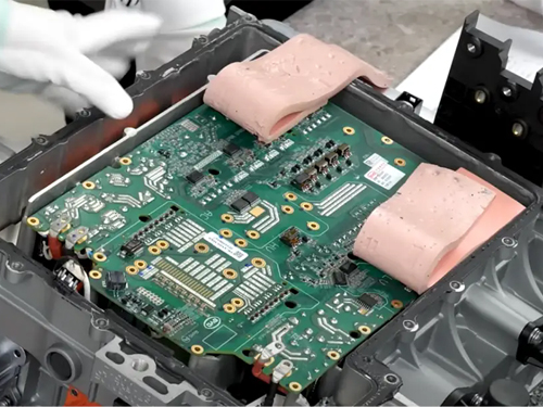 性能与可靠性的关键:J9官网NF150-150导热硅胶垫片在车载逆变器中的核心应用