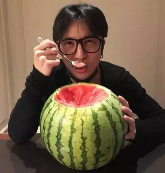 51吃瓜网黑料不打烊：揭秘娱乐圈背后的那些“秘密”